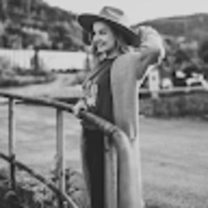 Meet your Posher, Emilee